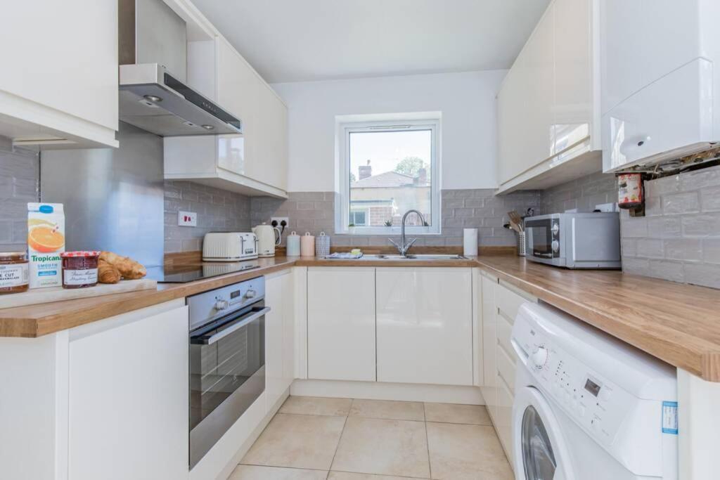 Stylish Townhouse In The Heart Of Summertown Oxford Exterior foto